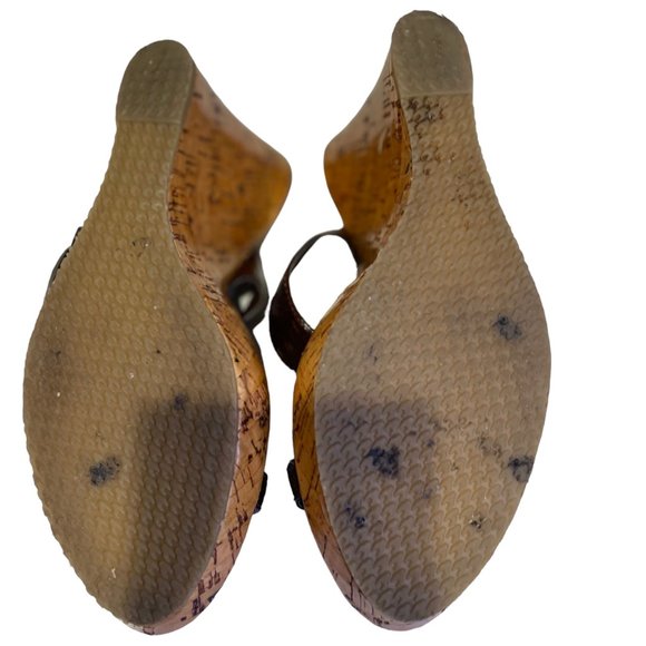 Two Lips Wedge Slide Sandals, Size 6 - Picture 5 of 5